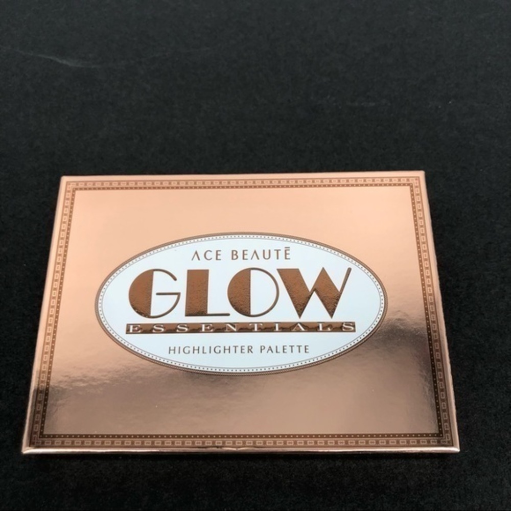 ACE BEAUTE Glow Essentials Highlighter Palette NEW IN BOX
